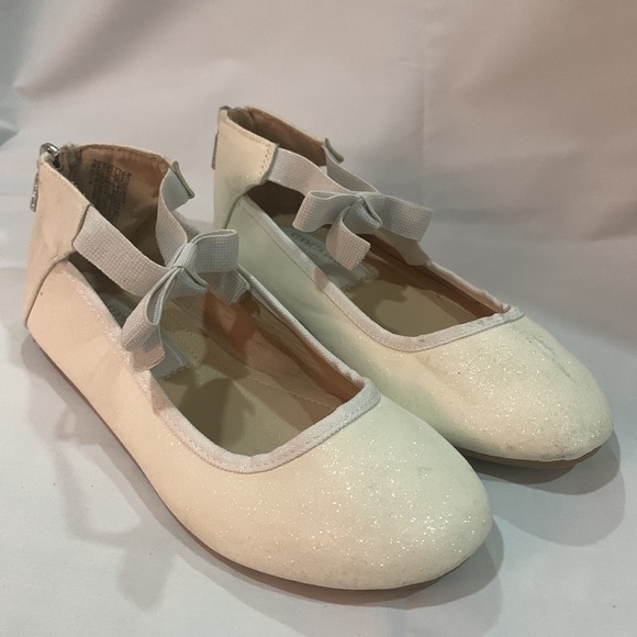 Kenneth Cole Rose Bow Sparkly White 
